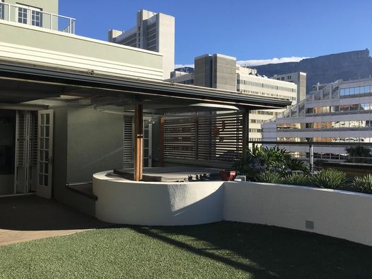 City Rooftop Garden Apartment